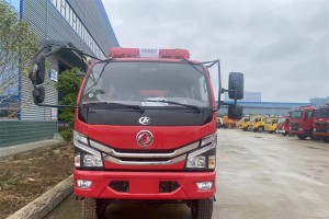 东风四驱3.5吨泡沫消防车