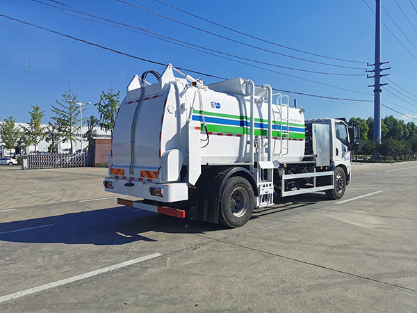 上汽跃进18吨纯电动餐厨垃圾车