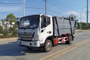 福田欧马可7方无泄漏压缩式垃圾车