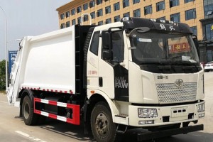 解放J6L 12方压缩式垃圾车