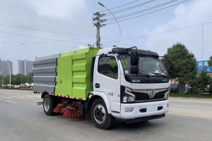 东风大多利卡扫路车