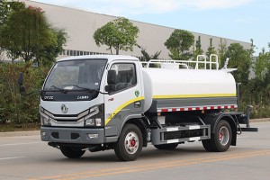 东风小多利卡洒水车
