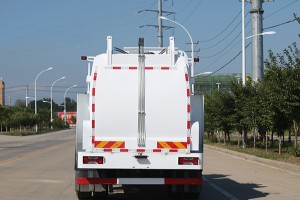 上汽跃进18吨纯电动餐厨垃圾车