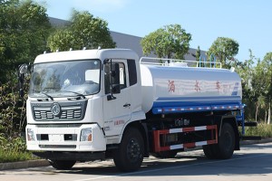 东风天锦洒水车