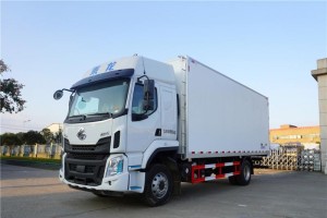 (国六)东风柳汽乘龙H5(6.8米)冷藏车