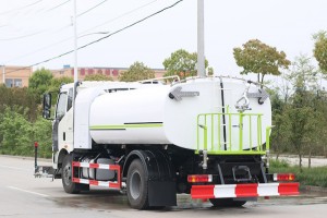 解放J6L路面清洗车